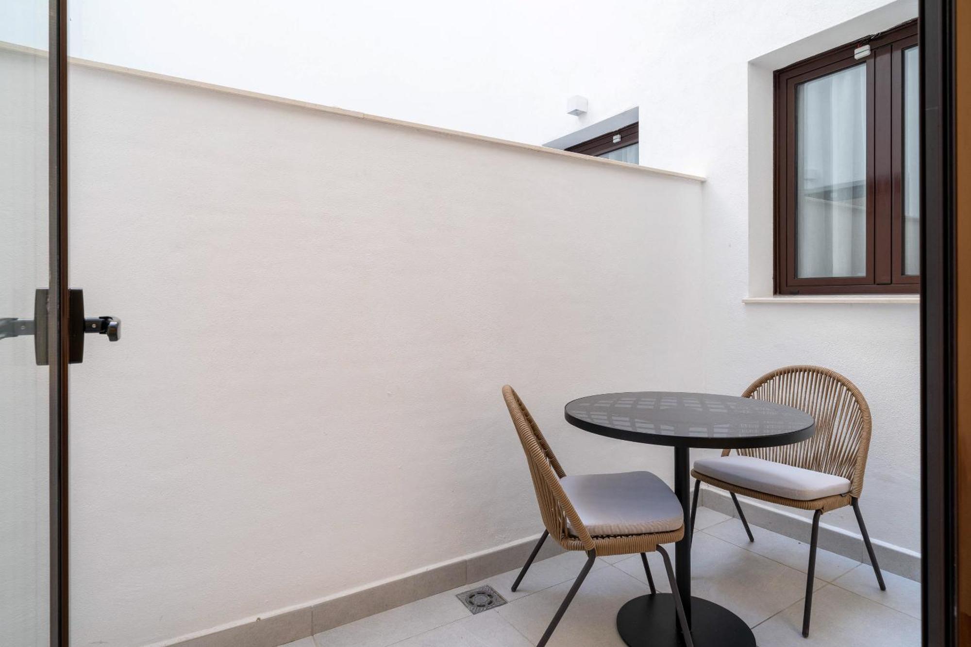 Limehome Malaga Calle Victoria Room photo